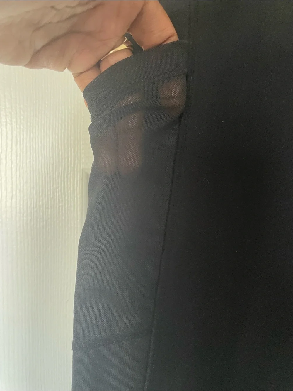 Mondetta Black High-Waist Capri Leggings with Mesh Insets - Picture 8 of 10